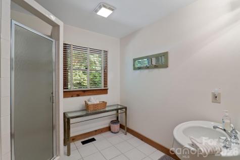 150 Avondale Ridge Road Asheville NC 28803