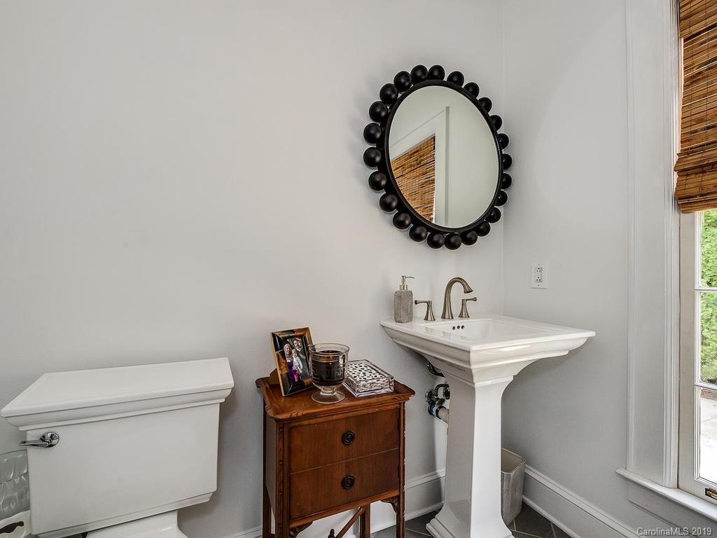 142 Altondale Avenue Charlotte NC 28207
