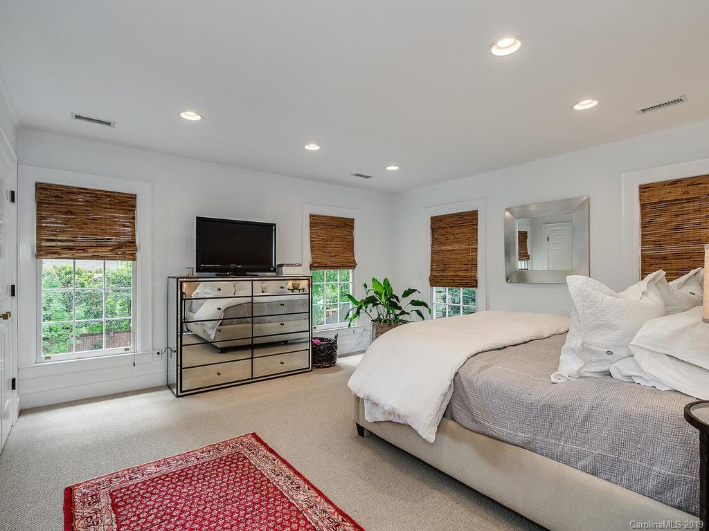 142 Altondale Avenue Charlotte NC 28207