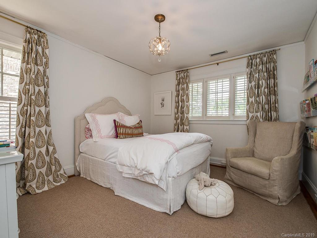 142 Altondale Avenue Charlotte NC 28207