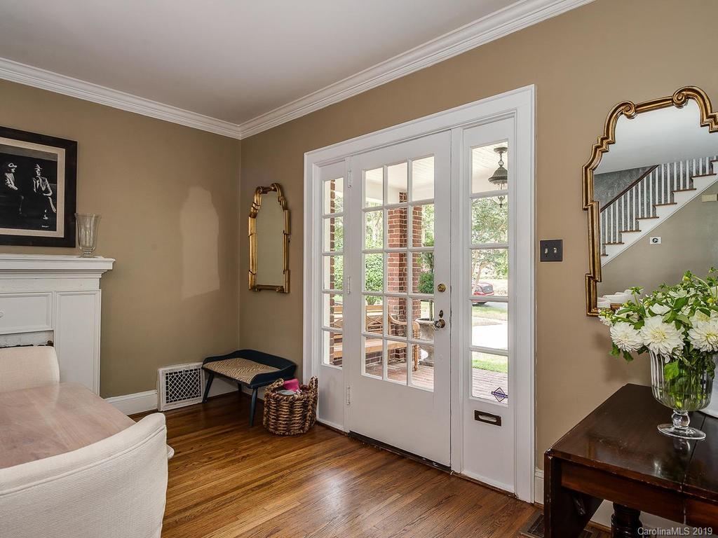 142 Altondale Avenue Charlotte NC 28207