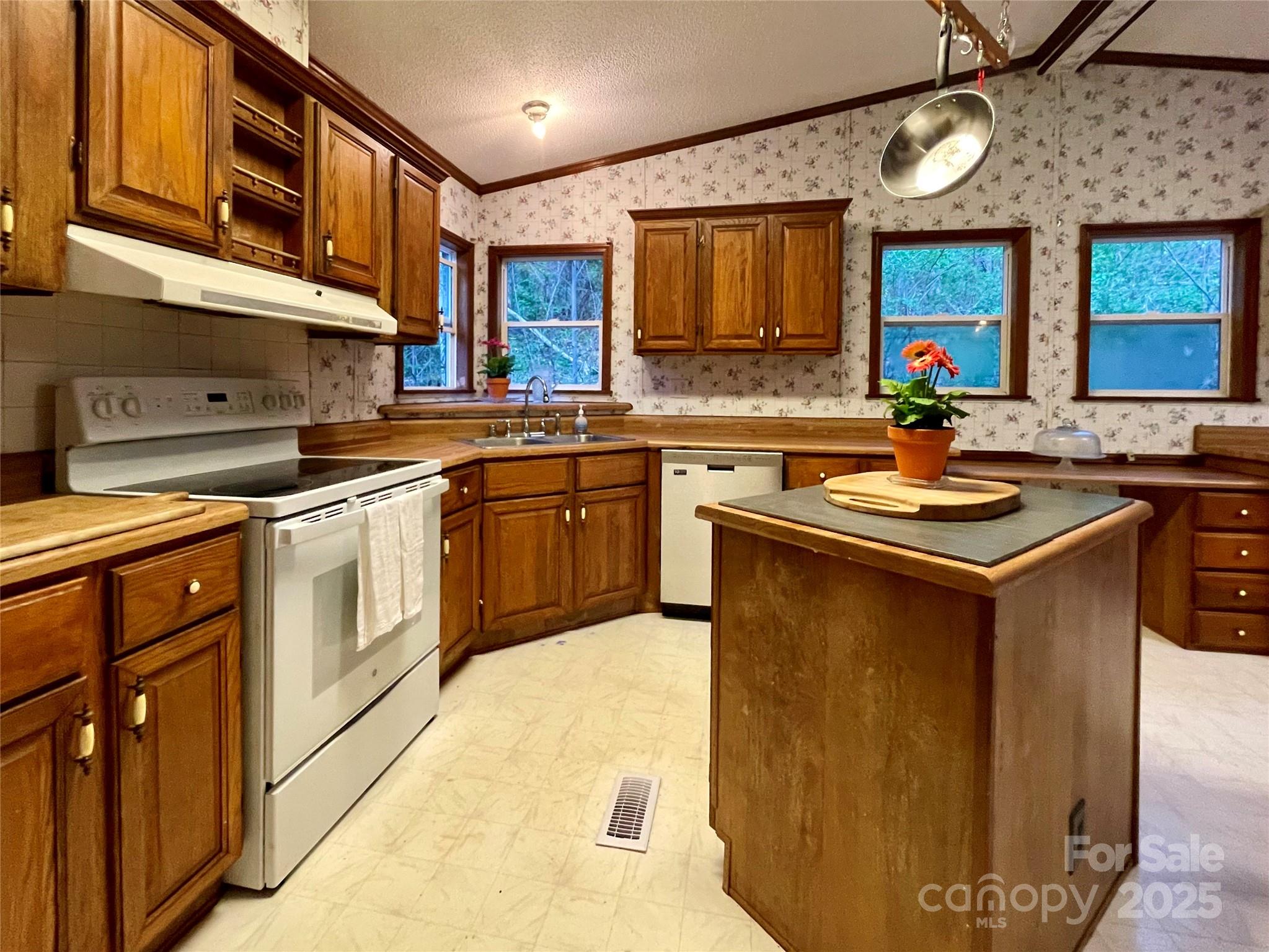 784 Fred Holcombe Road Mars Hill NC 28754
