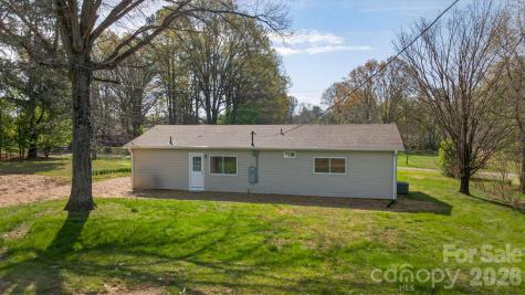 2016 Bryant Street Madison NC 27025