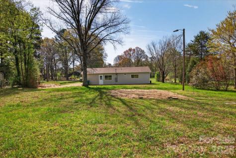 2016 Bryant Street Madison NC 27025