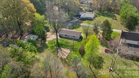 2016 Bryant Street Madison NC 27025