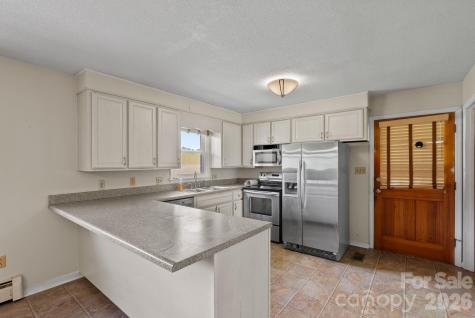 52 Will Smith Lane Leicester NC 28748