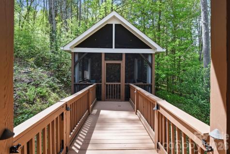 280 Bear River Lodge Trail Marshall NC 28753