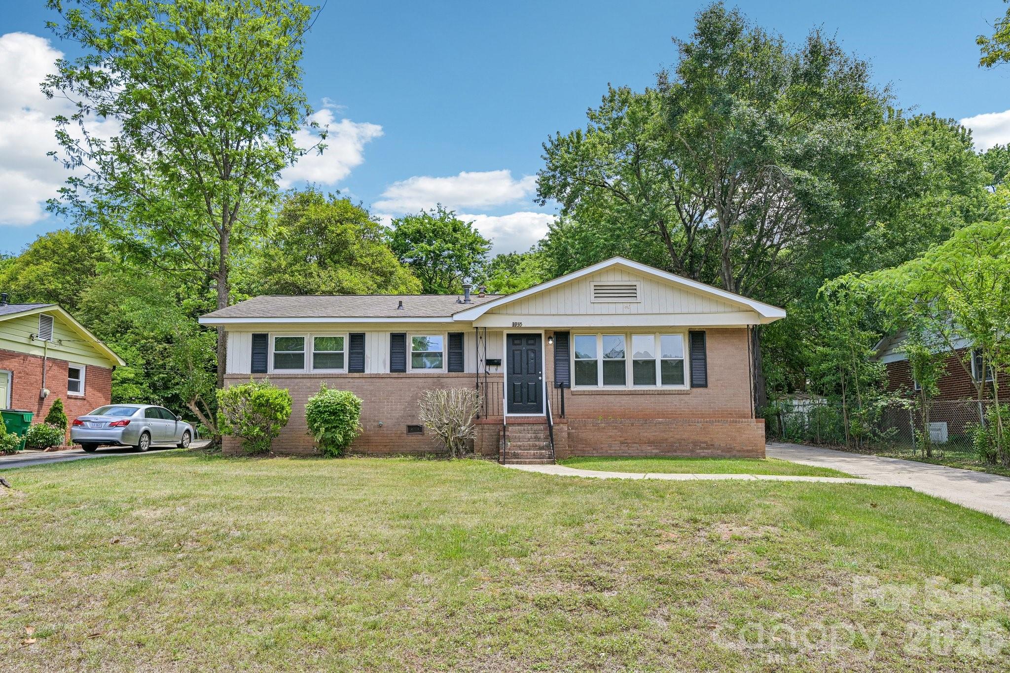 3935 Crestridge Drive Charlotte NC 28217