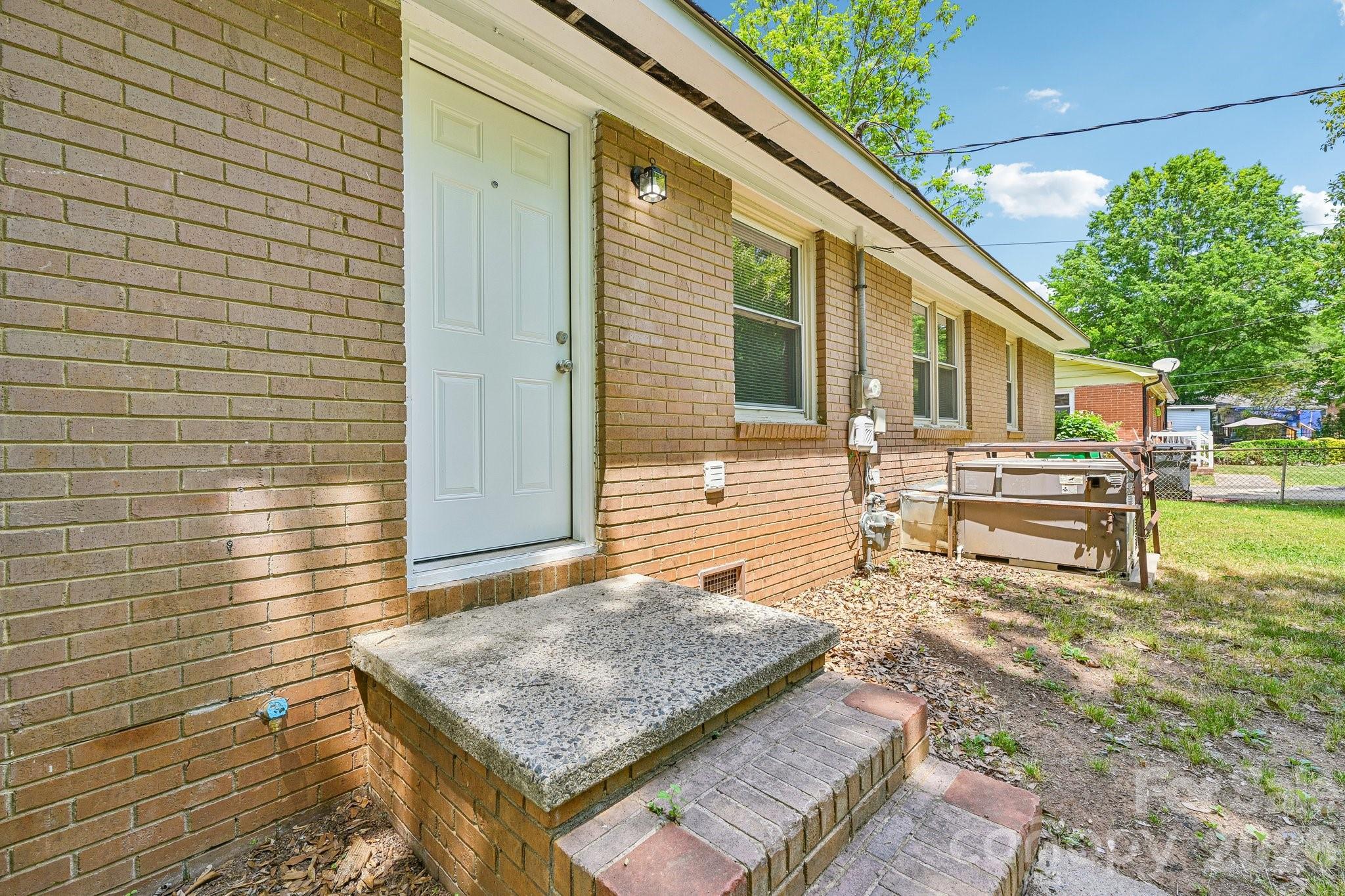 3935 Crestridge Drive Charlotte NC 28217