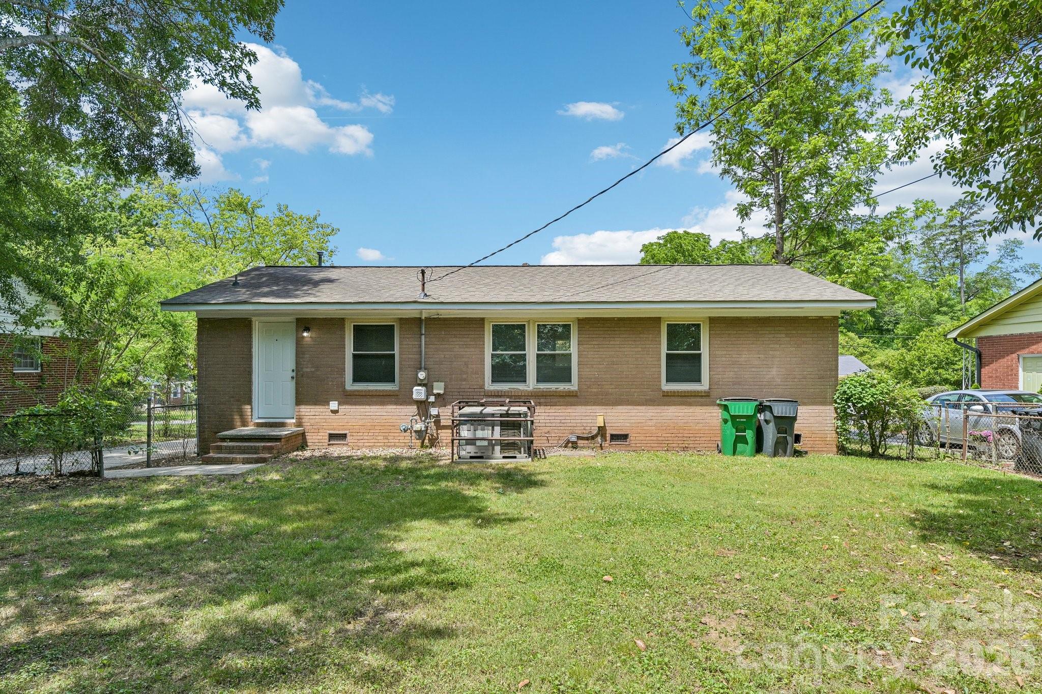 3935 Crestridge Drive Charlotte NC 28217