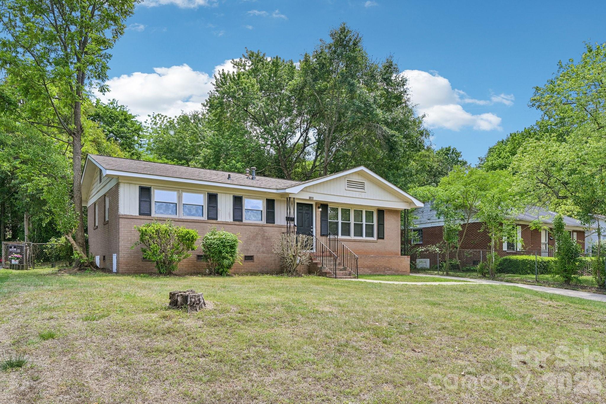 3935 Crestridge Drive Charlotte NC 28217