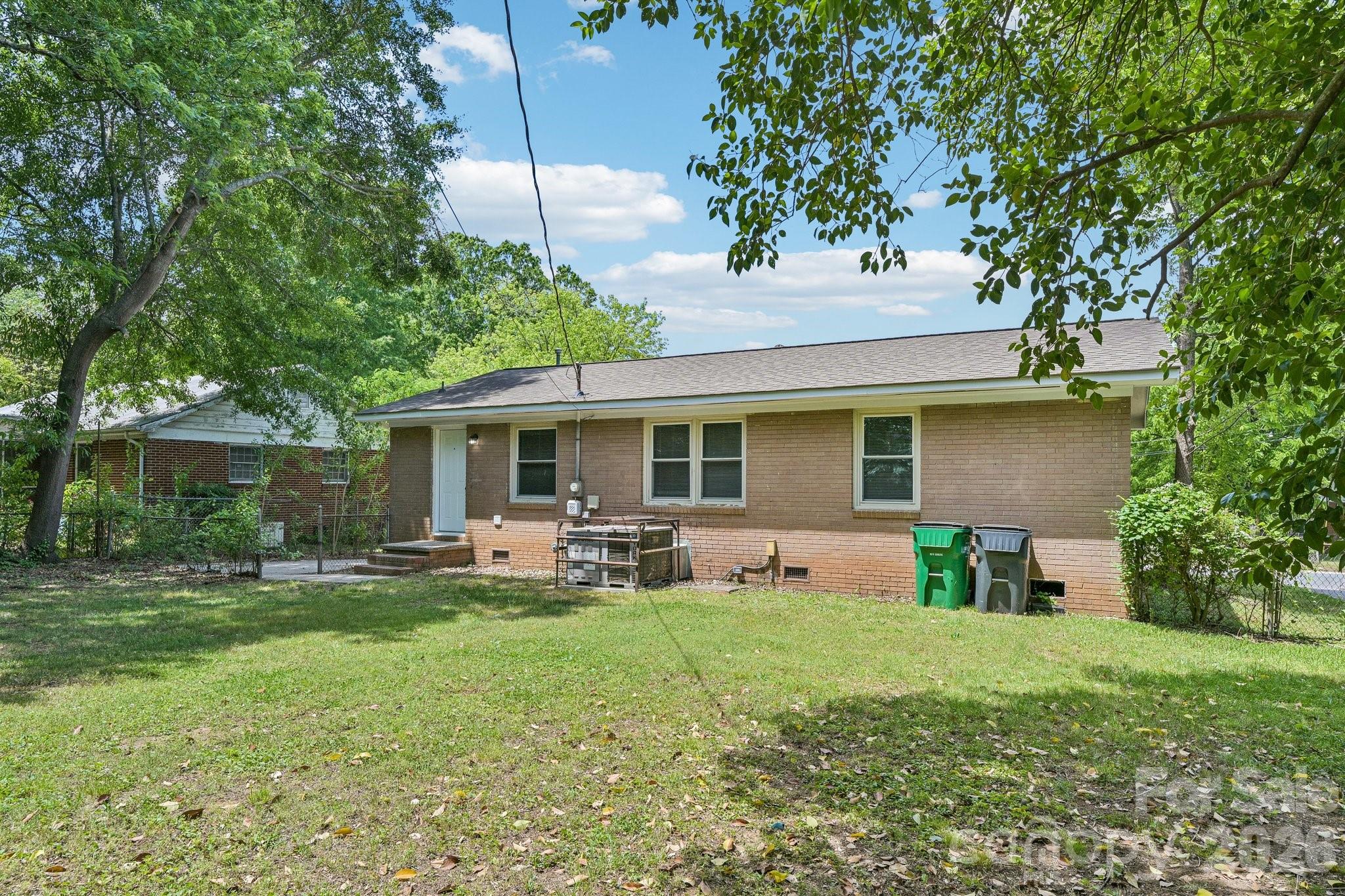 3935 Crestridge Drive Charlotte NC 28217