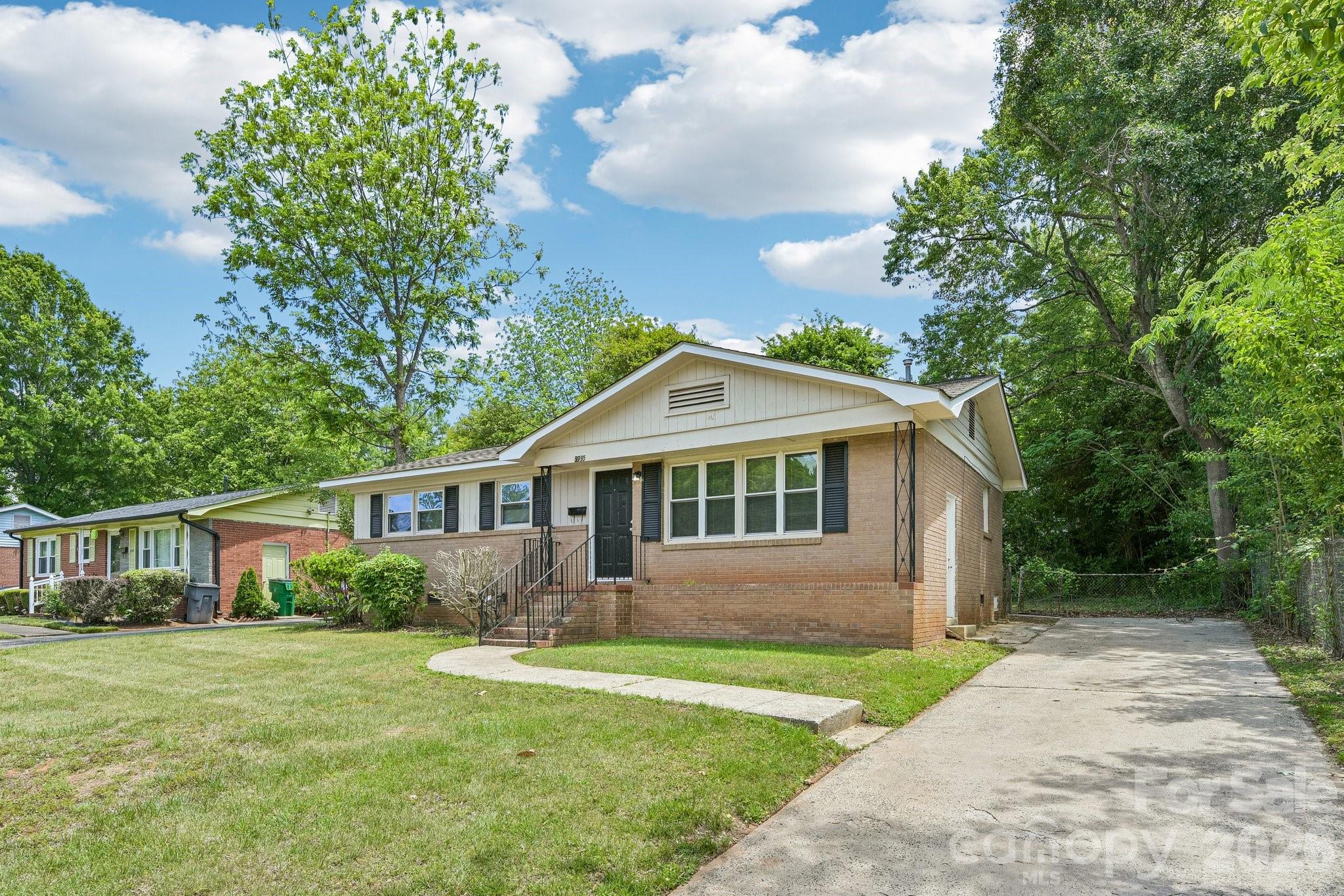 3935 Crestridge Drive Charlotte NC 28217