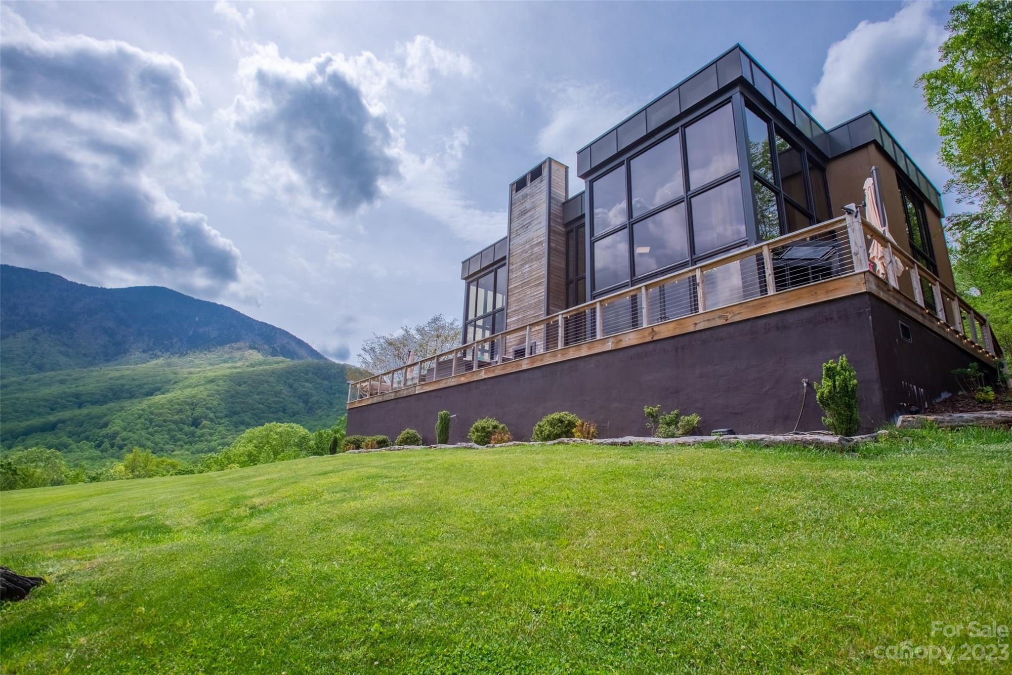 273 Mother Nature Drive Burnsville NC 28714