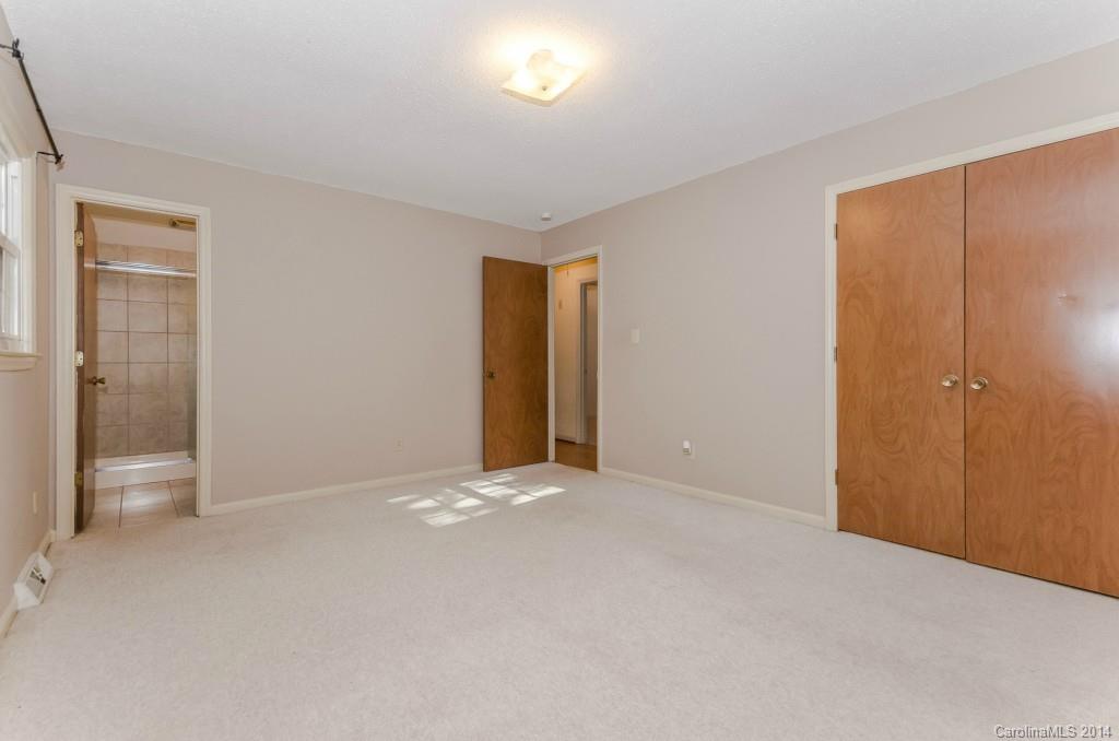 743 Pineborough Road Charlotte NC 28212