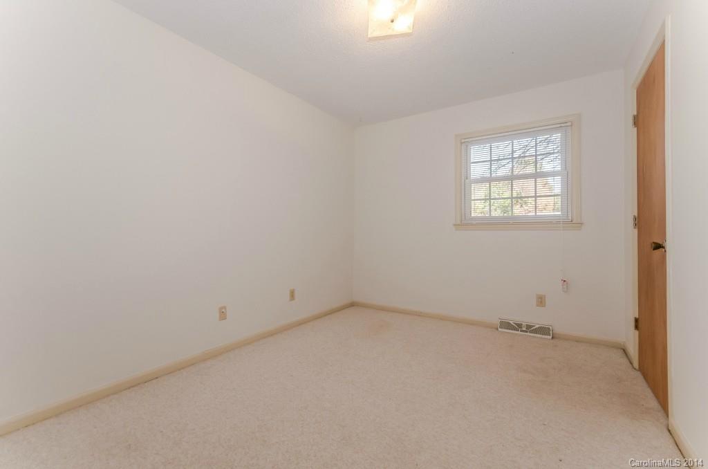 743 Pineborough Road Charlotte NC 28212