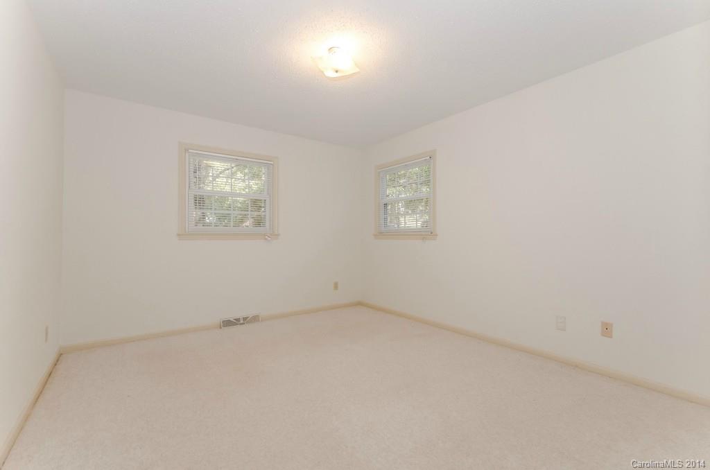 743 Pineborough Road Charlotte NC 28212