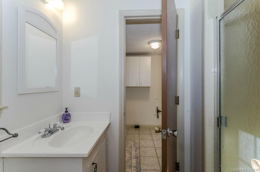 743 Pineborough Road Charlotte NC 28212