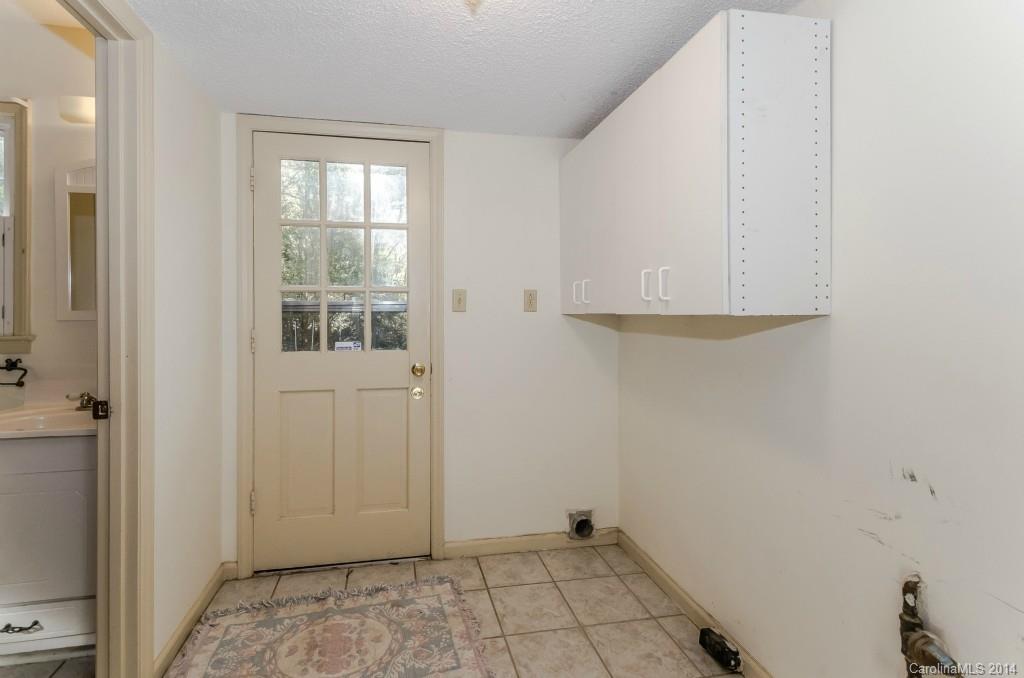743 Pineborough Road Charlotte NC 28212