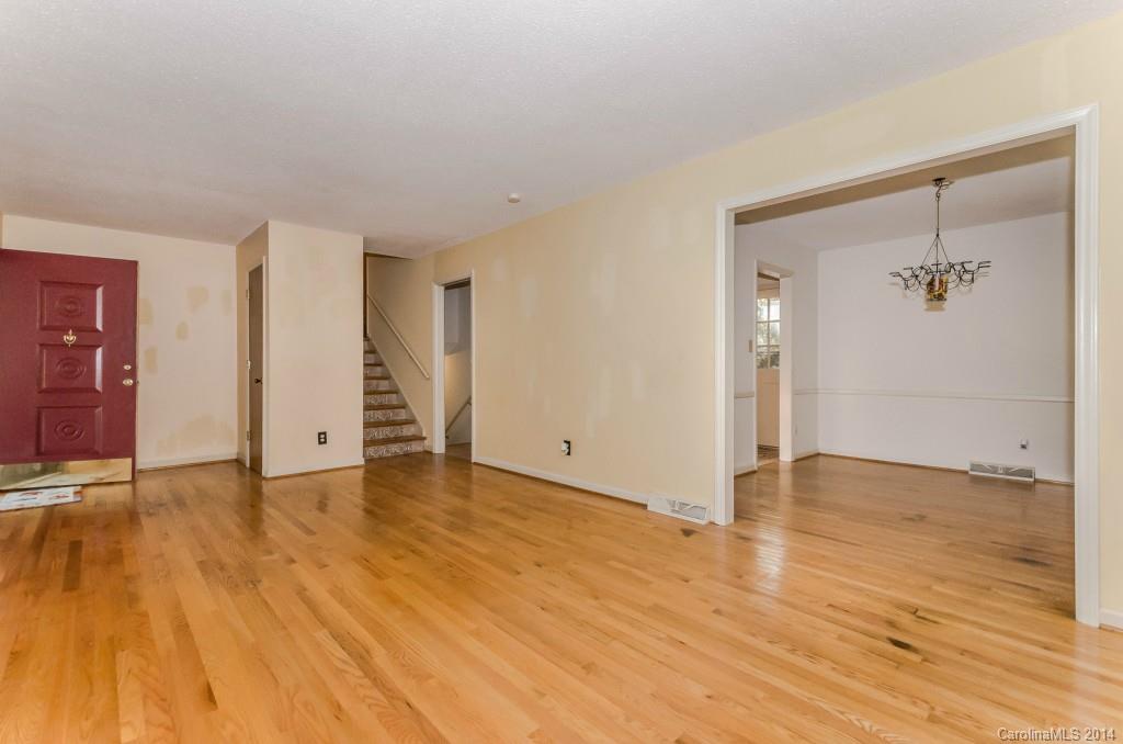 743 Pineborough Road Charlotte NC 28212