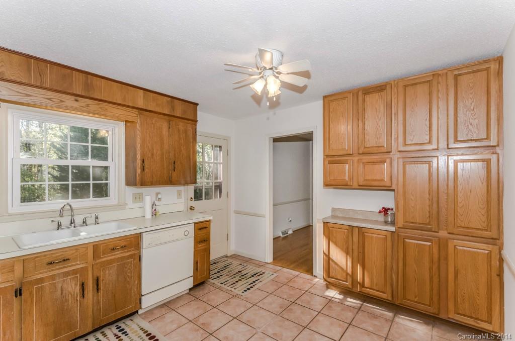 743 Pineborough Road Charlotte NC 28212