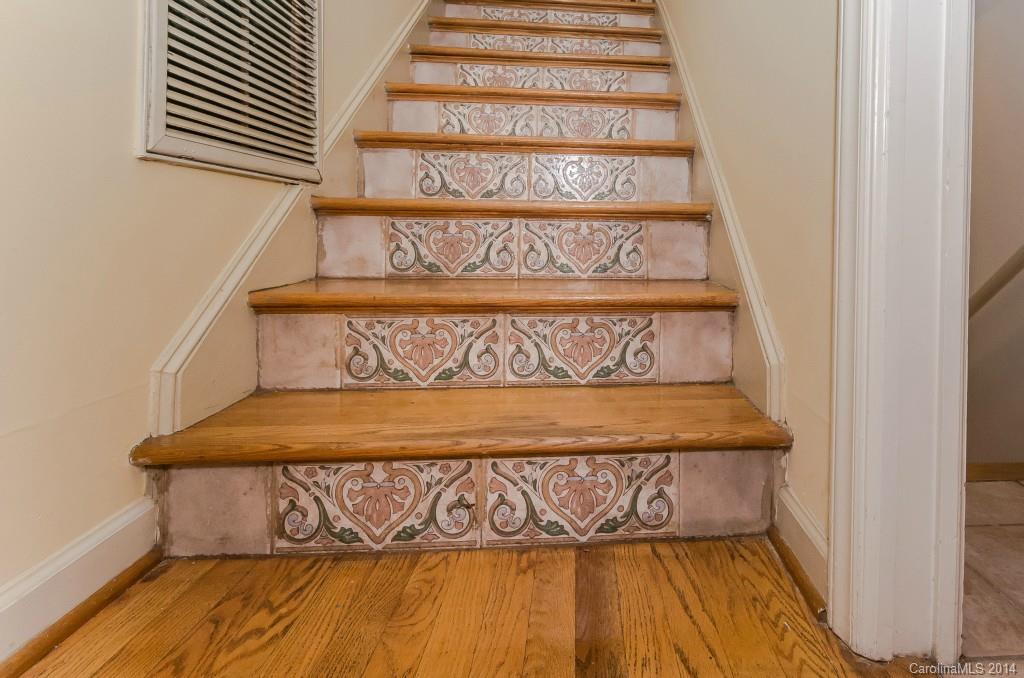 743 Pineborough Road Charlotte NC 28212