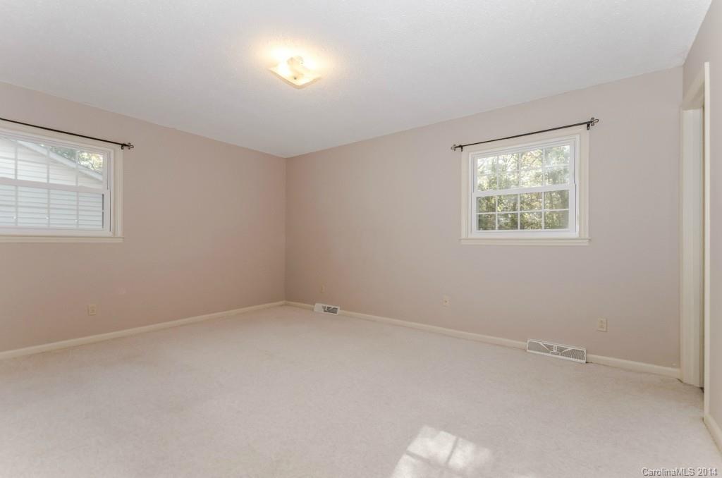 743 Pineborough Road Charlotte NC 28212