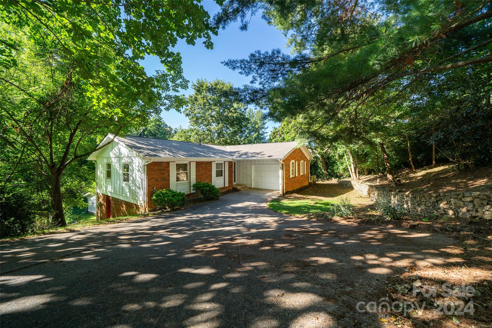 32 Brookcliff Drive Asheville NC 28804