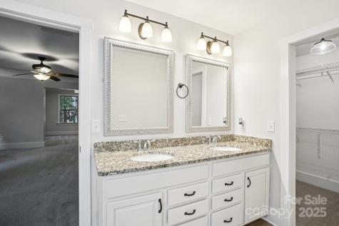 8521 Aspen Court Charlotte NC 28227