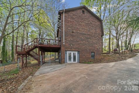 200 Maple Court Lexington NC 27295