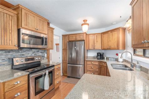 500 Apple Tree Court Waynesville NC 28786