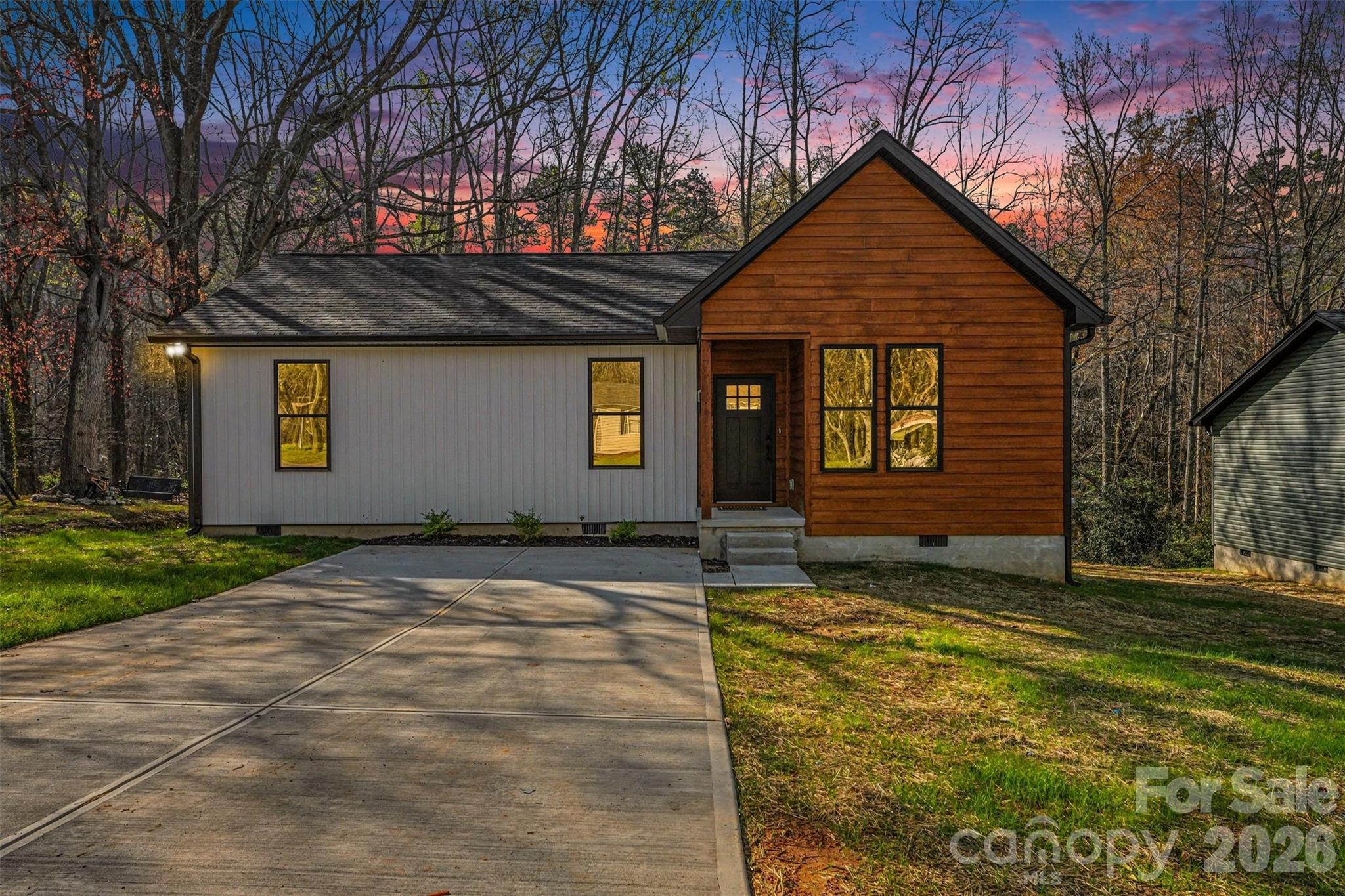 425 W Ballard Street Cherryville NC 28021