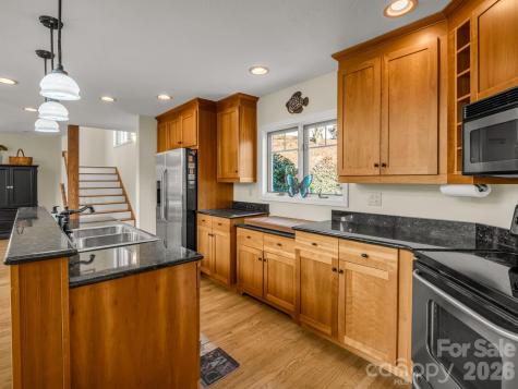 105 Tryon Bay Circle Lake Lure NC 28746