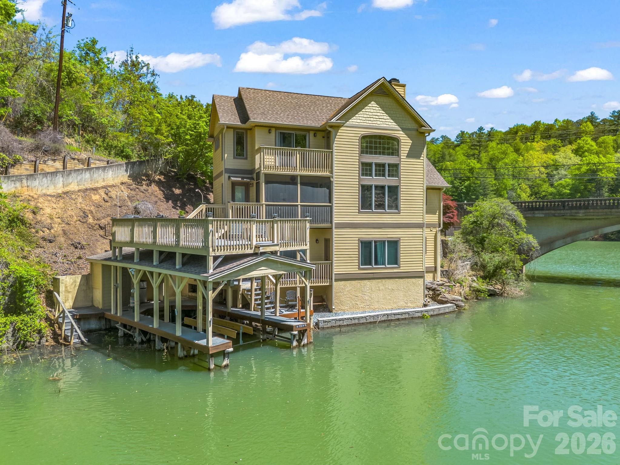 105 Tryon Bay Circle Lake Lure NC 28746
