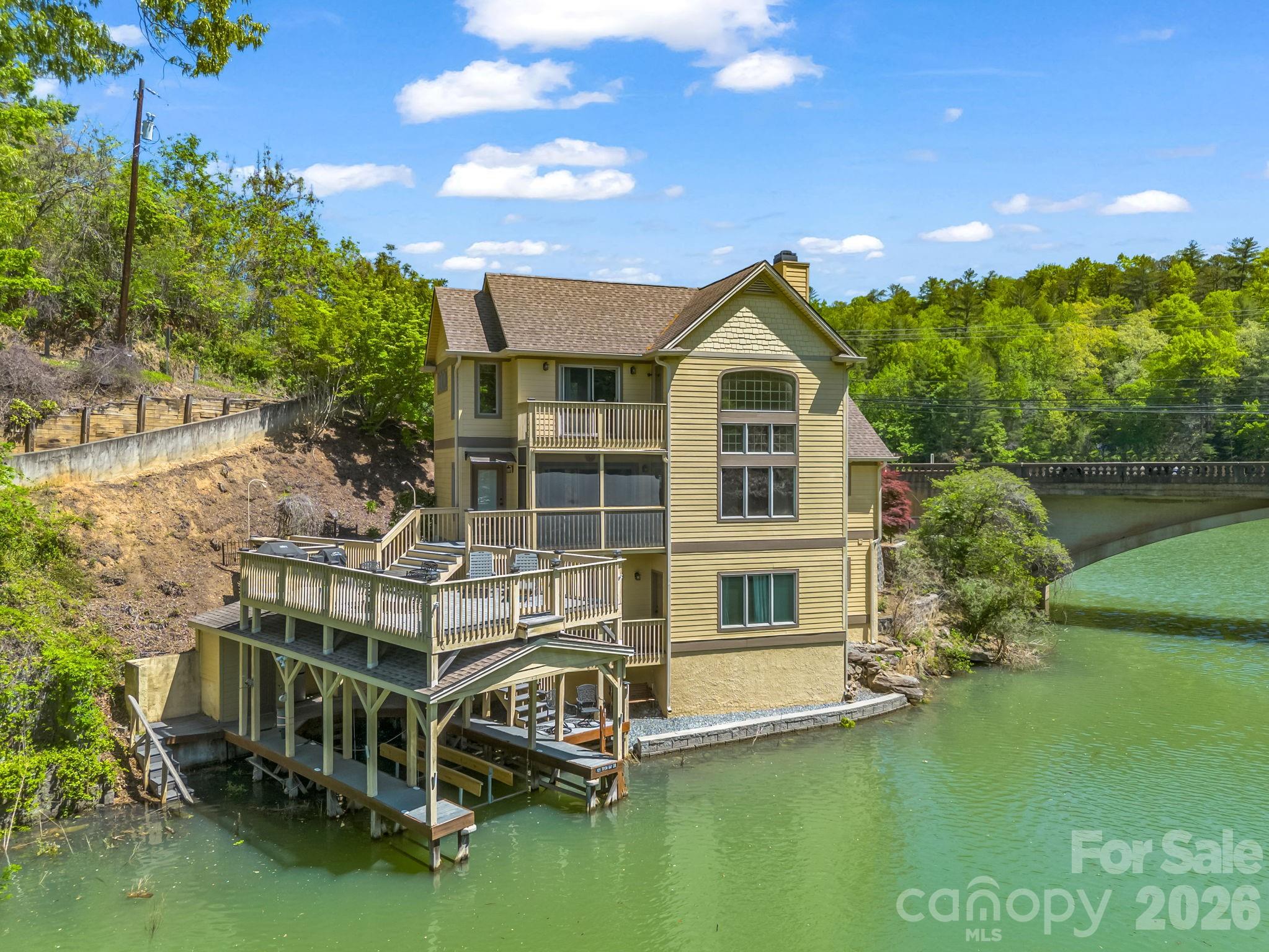 105 Tryon Bay Circle Lake Lure NC 28746