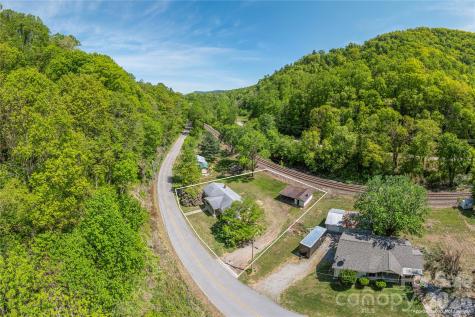 1140 Groundhog Road Canton NC 28716