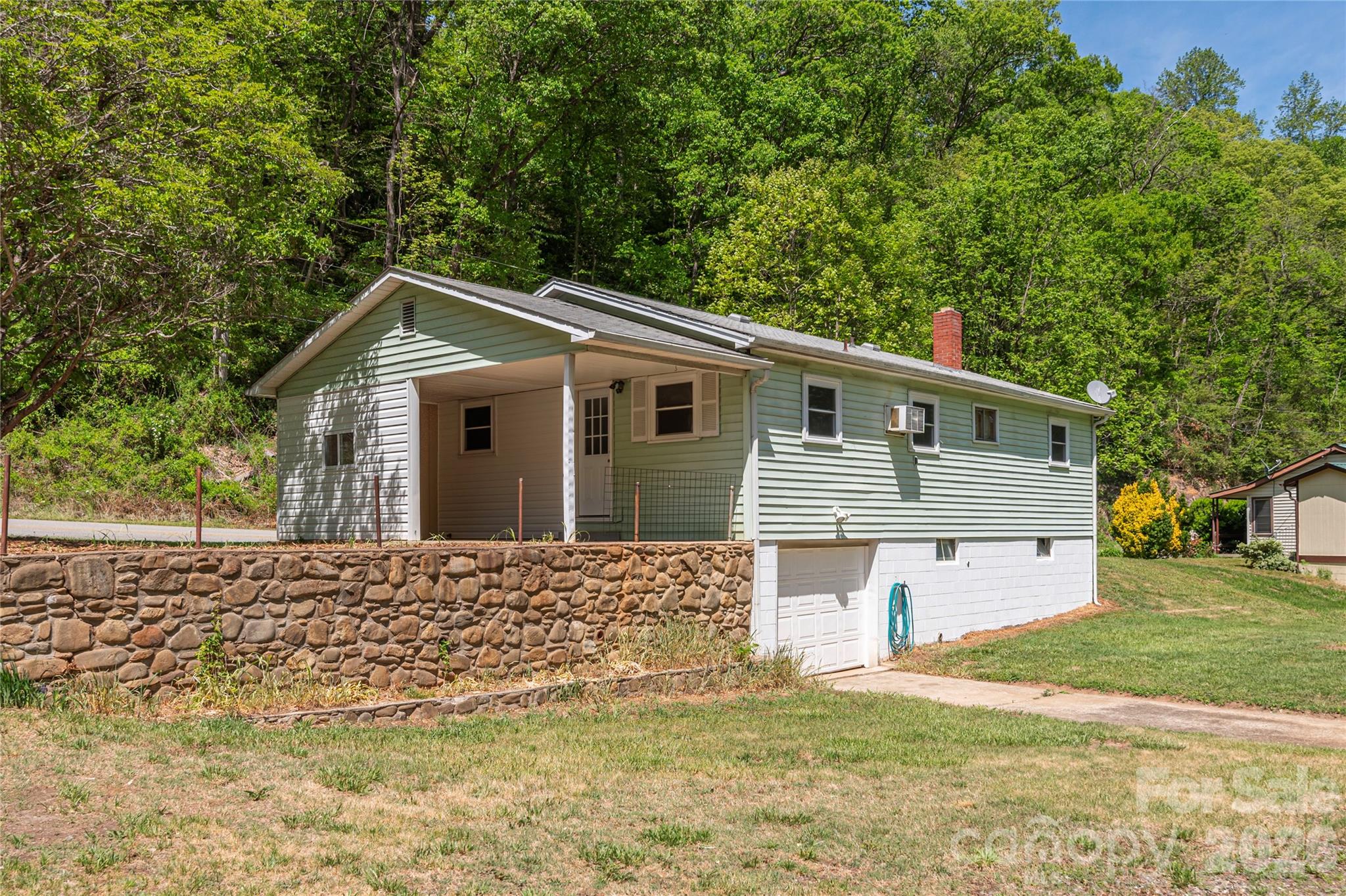 1140 Groundhog Road Canton NC 28716