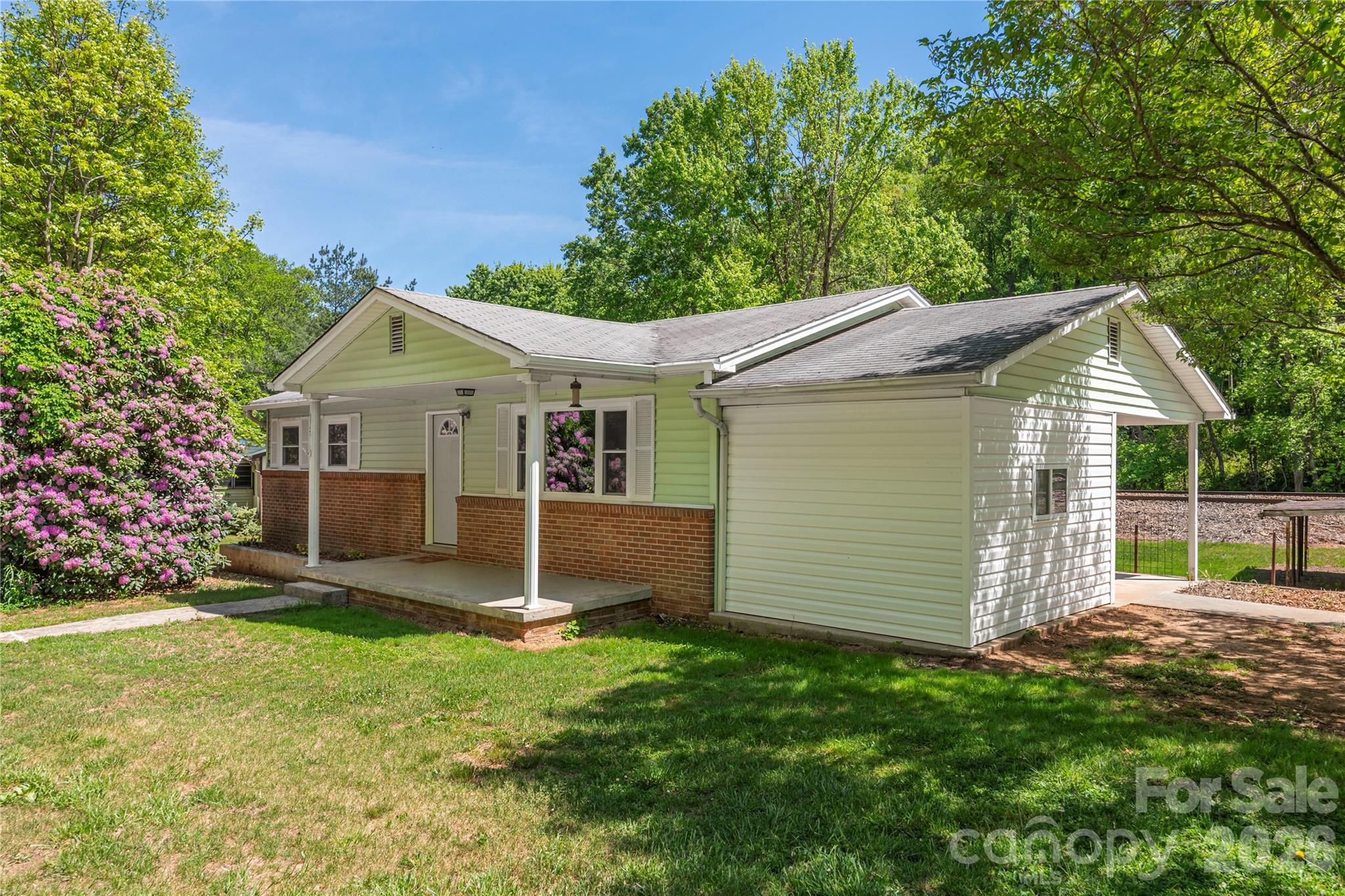 1140 Groundhog Road Canton NC 28716
