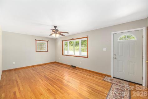 1140 Groundhog Road Canton NC 28716