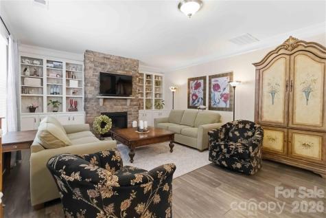 125 Annatto Way Tega Cay SC 29708