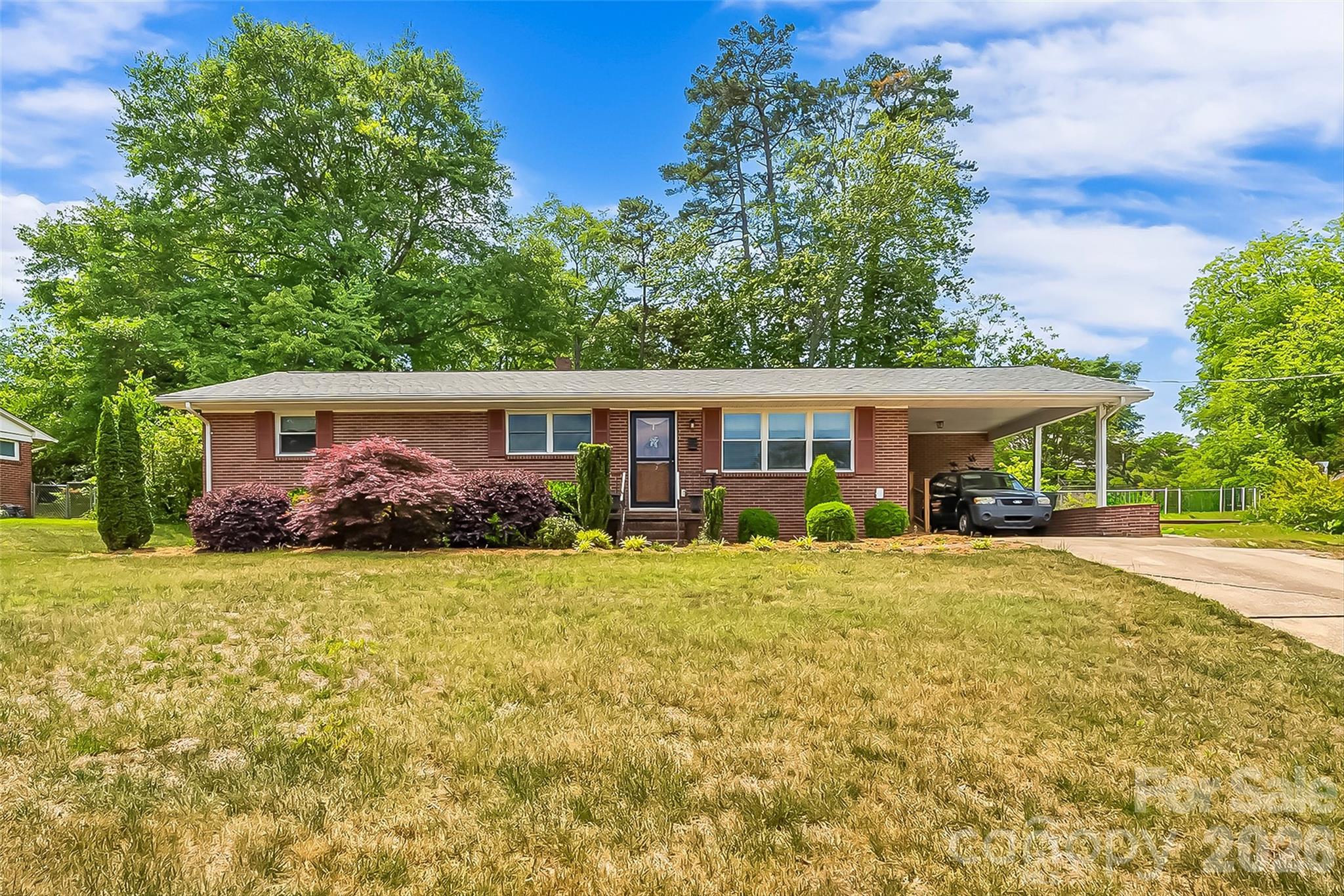 1573 11th Street NW Hickory NC 28601