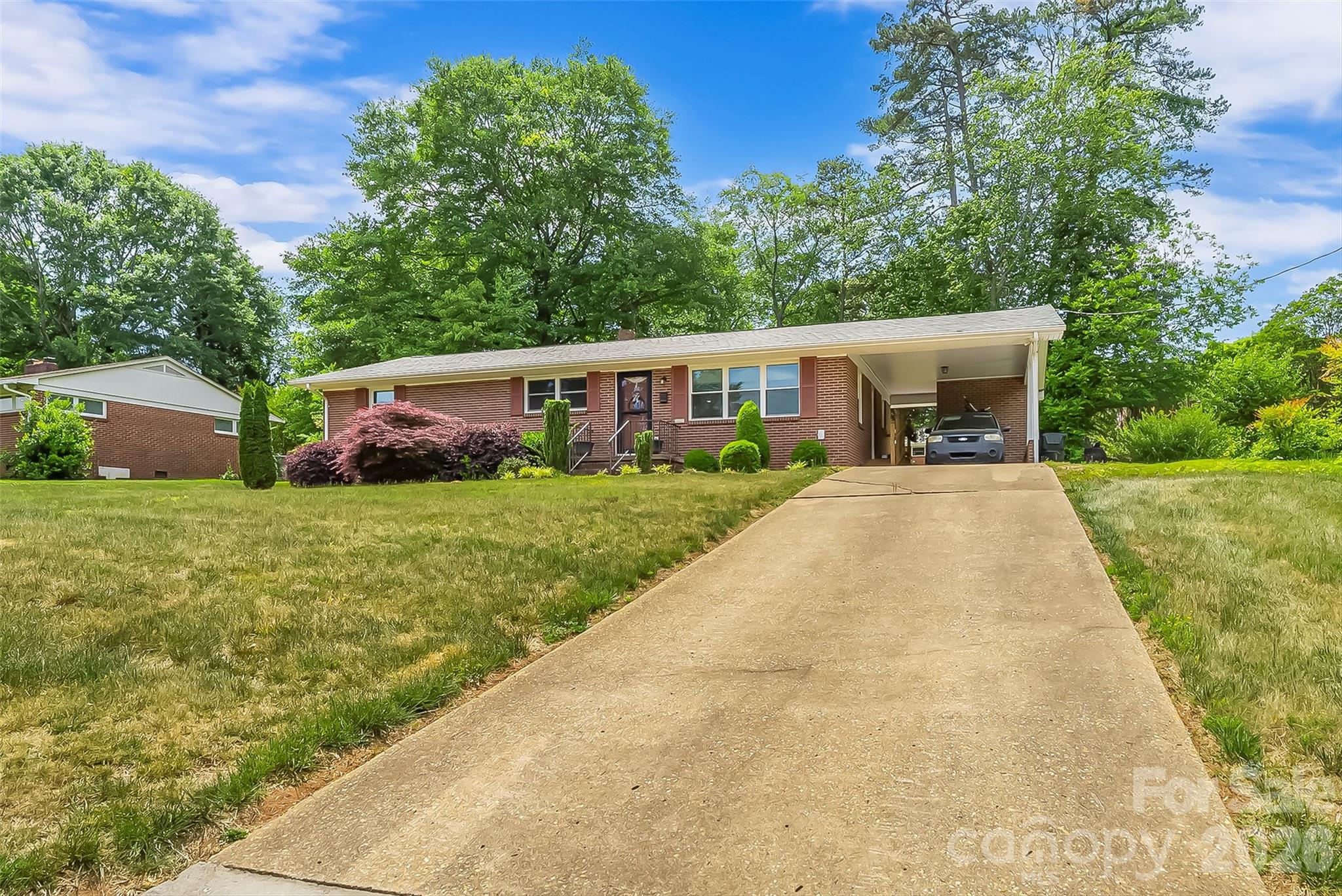 1573 11th Street NW Hickory NC 28601