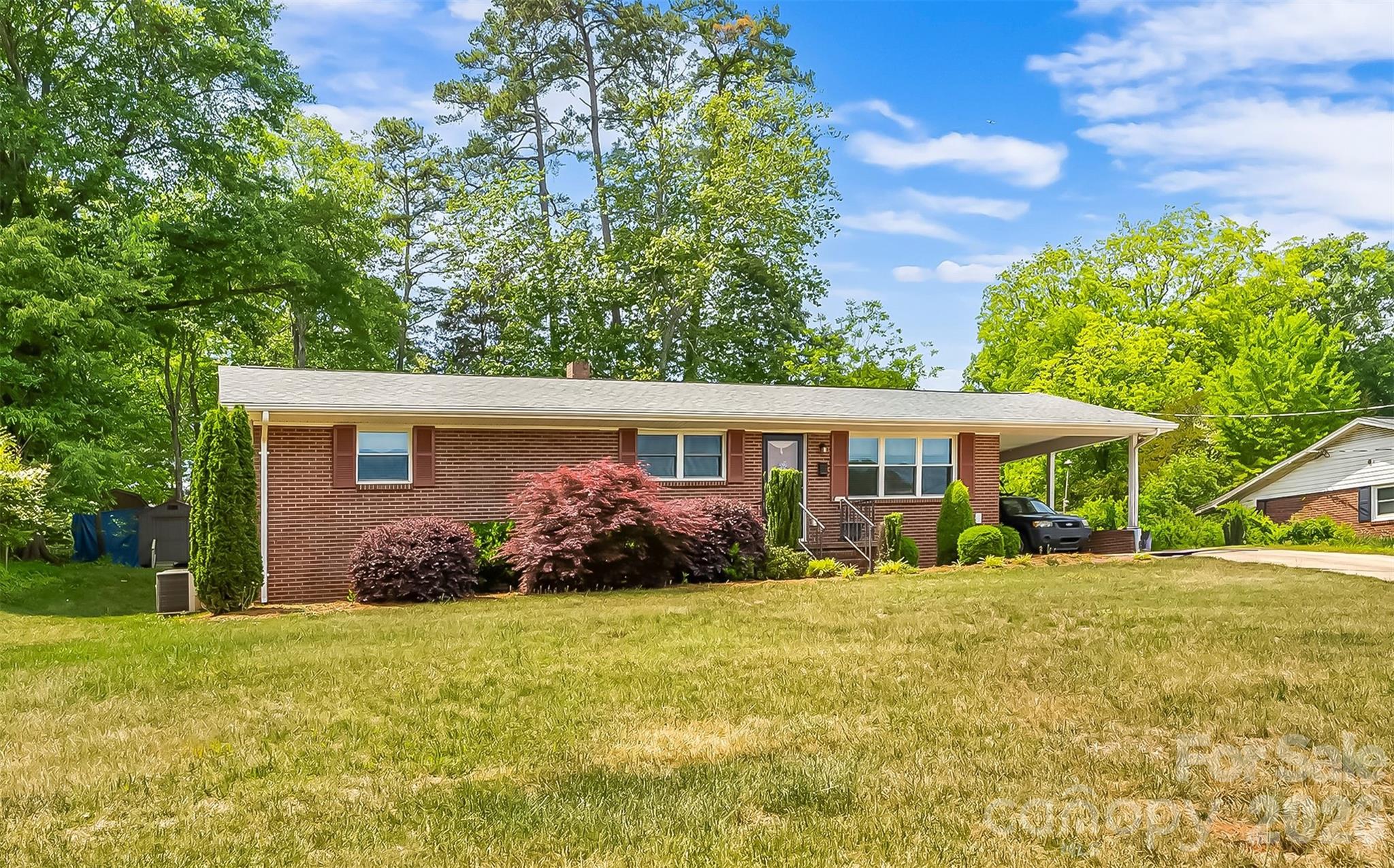 1573 11th Street NW Hickory NC 28601