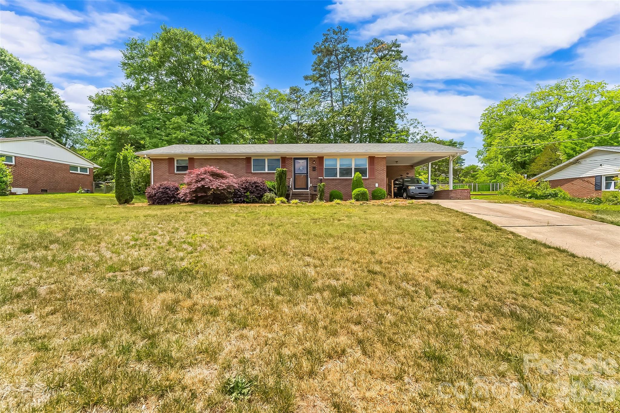 1573 11th Street NW Hickory NC 28601