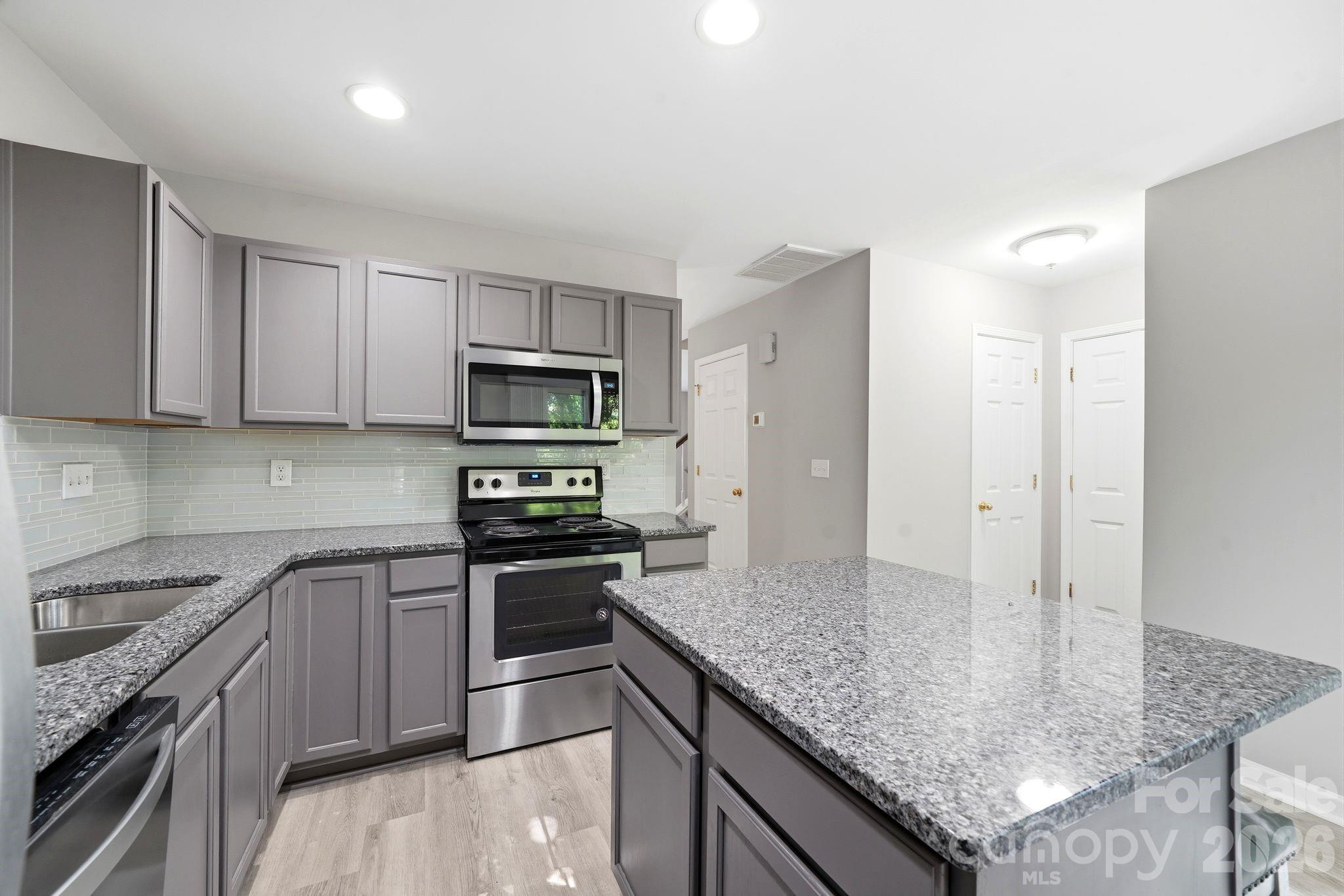 687 Rock Lake Glen Fort Mill SC 29715