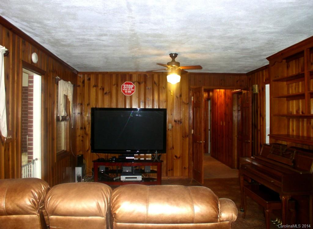 127 Kensett Avenue Charlotte NC 28214