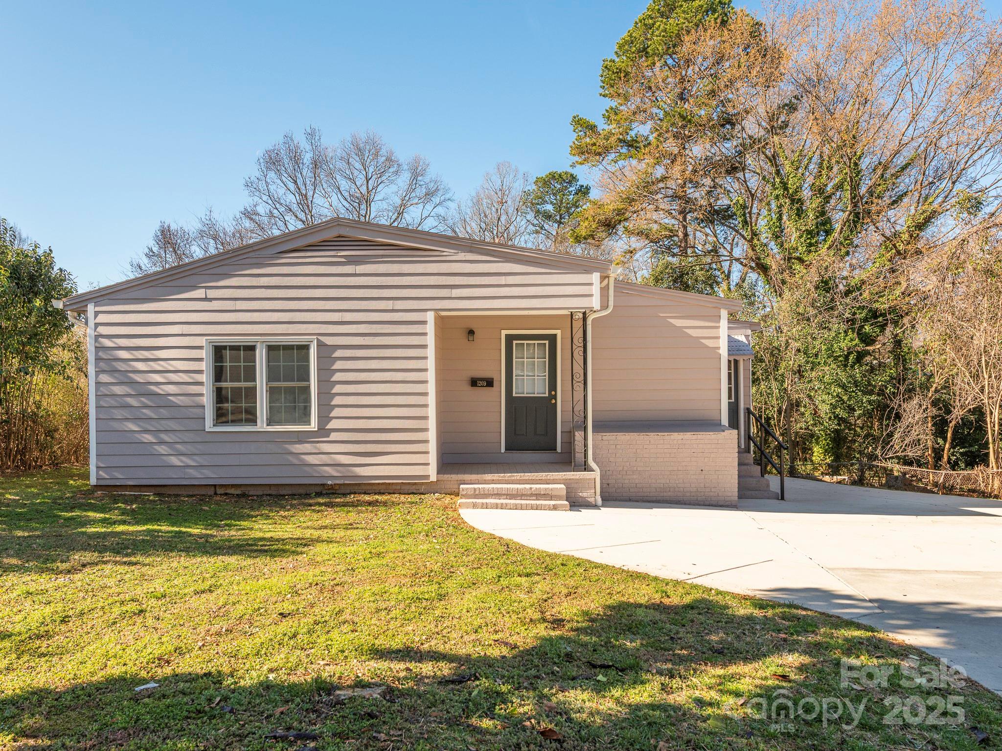 1209 Moretz Avenue Charlotte NC 28206