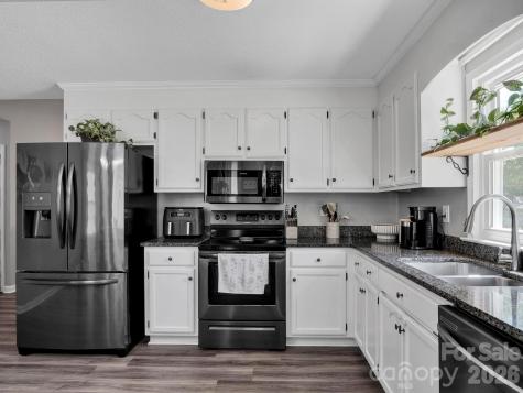 111 Louisbourg Court Gastonia NC 28056