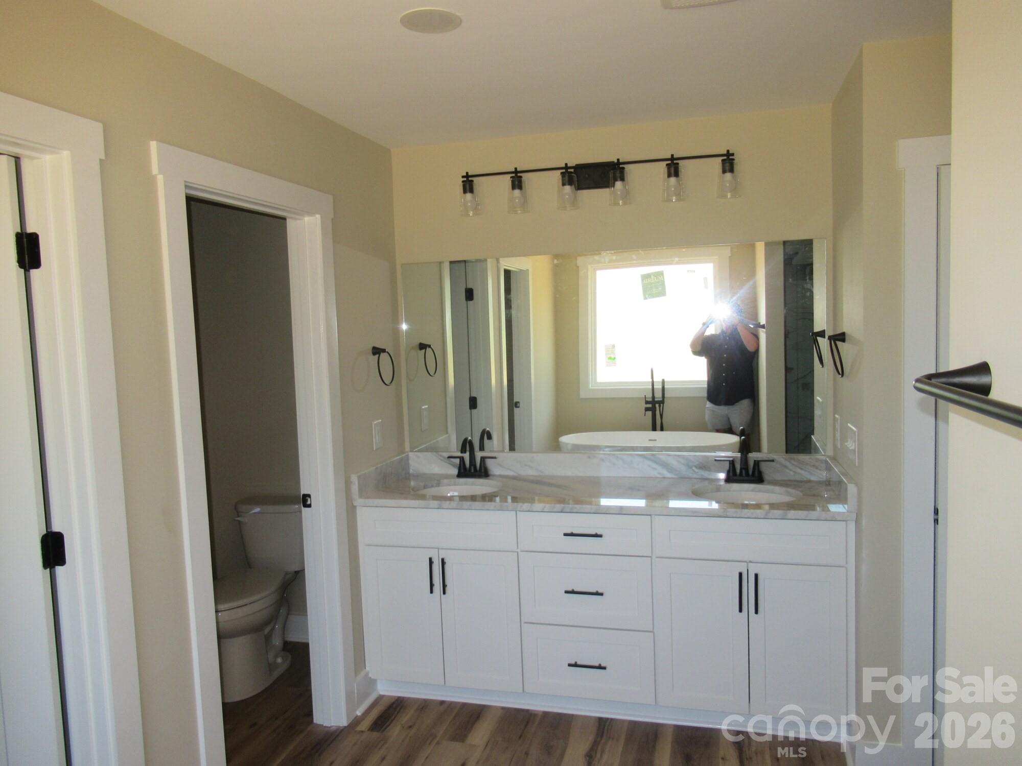 379 Northbrook Iii School Road Vale NC 28168