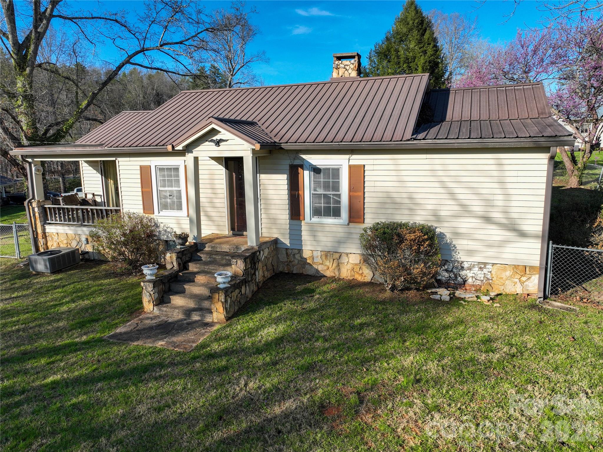 1410 Omni Lane Lenoir NC 28645
